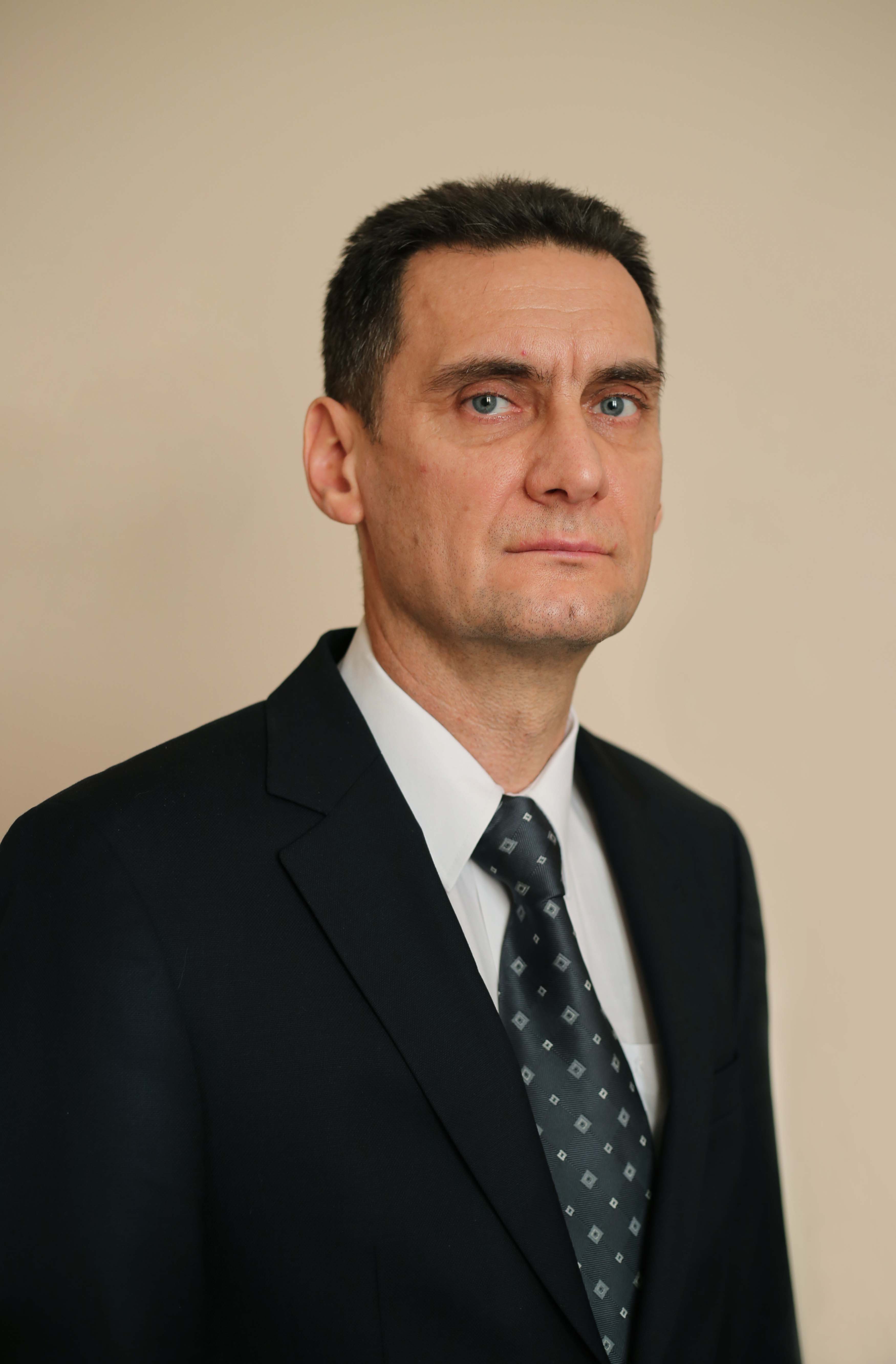 Dr. Schneider Károly