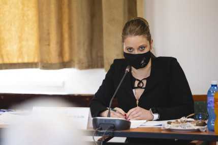 605d84e8eb542314705630