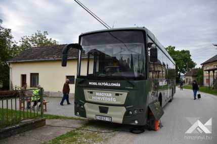 Szalonna_olt+-busz (1)