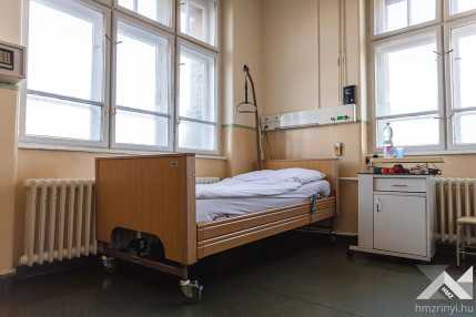 Megyunk_Tovabb_Elore_Alapitvany_agyat_adomanyoz_a_Honvedkorhaznak_20211217_08 copy