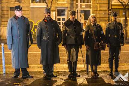 636561e819c4d402427268